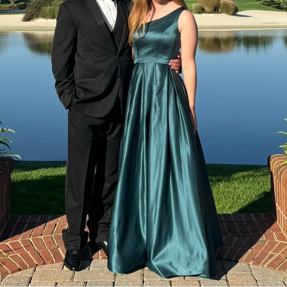 Stacees ball gown - Picture 1 of 3